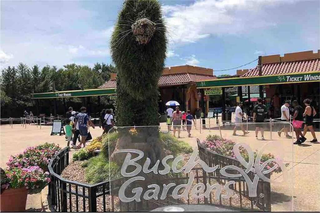 Holiday home Minutes To Fairgrounds, Hard Rock, & Busch Gardens *
