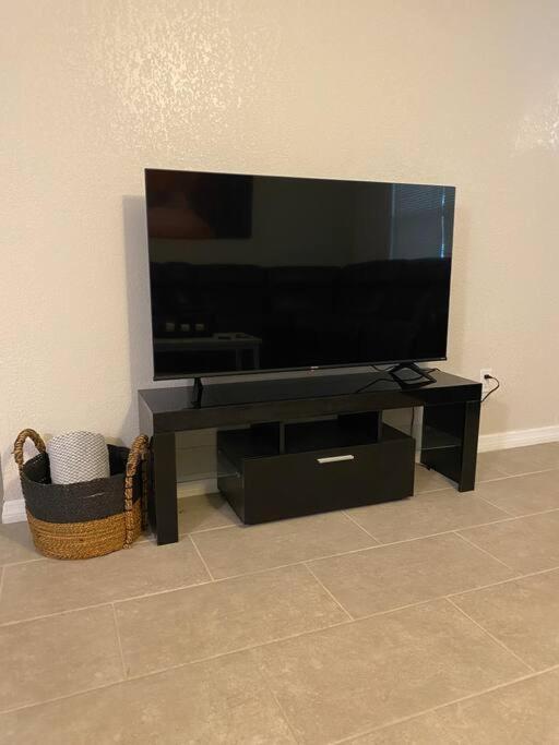 Holiday home Minutes To Fairgrounds, Hard Rock, & Busch Gardens